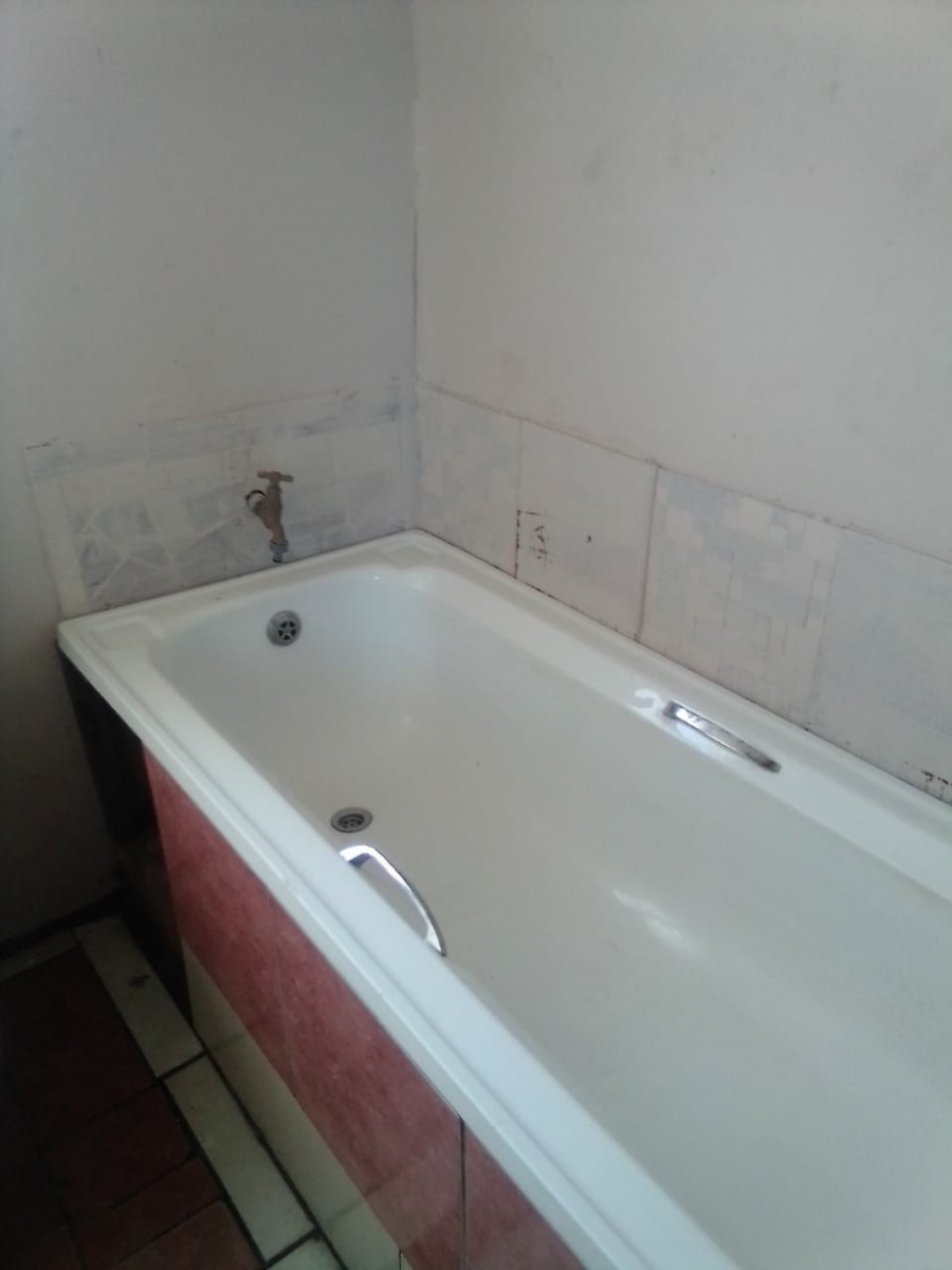 2 Bedroom Property for Sale in Bethelsdorp Eastern Cape